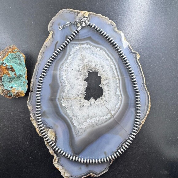 Sterling Southwestern Style 6 mm Navajo Pearl Saucer Beads 18"- 20" Necklace - Picture 2 of 9